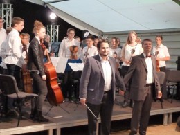 Streich- und Blasorchester mit S. Dolata u. M. Seifert